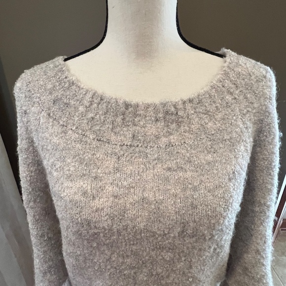 Women's Express Wool Blend Scoop Neck Oatmeal, Batwing Sleeve, Size Medium - Picture 2 of 10